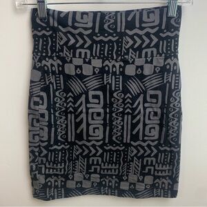 Forever 21 Black & Gray Aztec Print Skirt